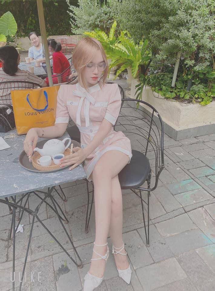 Dẫn cô nhân viên nữ xinh đẹp đi uống rượu rồi dẫn về nhà đụ cả đêm