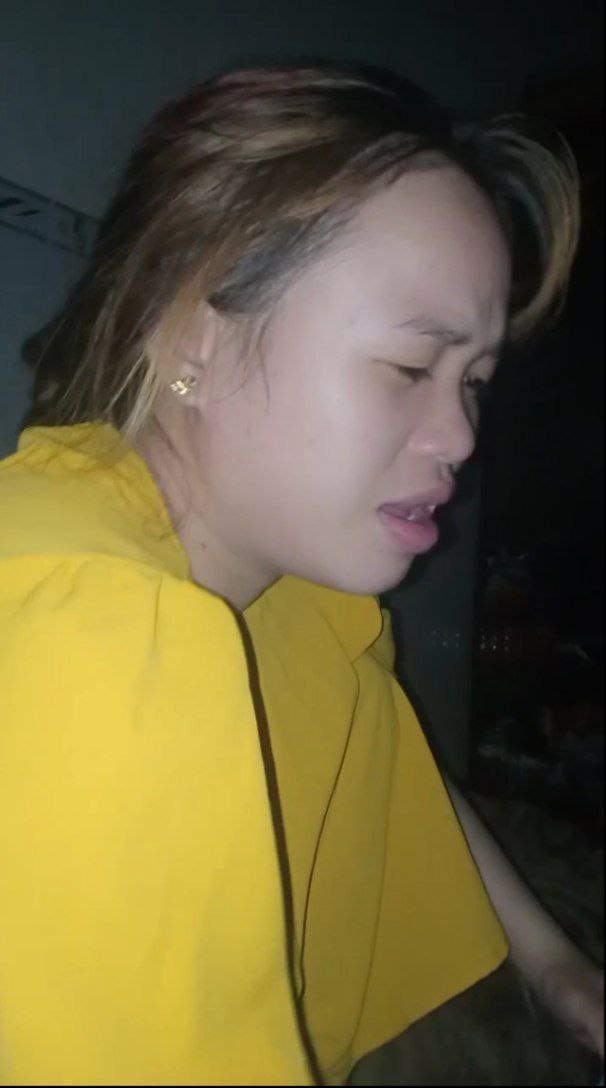 Qiqi người mới xinh đẹp với hình xăm đắt giá, được liếm, được dùng chân, được quan hệ theo kiểu chó, được cạo lông trên bồn cầu rồi quan hệ...
